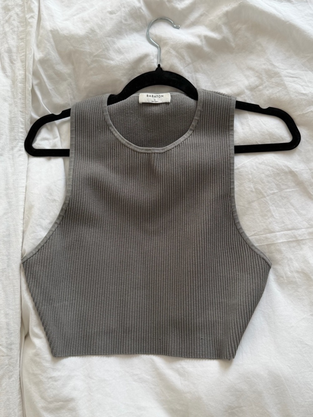 Aritzia Babaton Sculpt Knit Racer Cropped Tank (L)